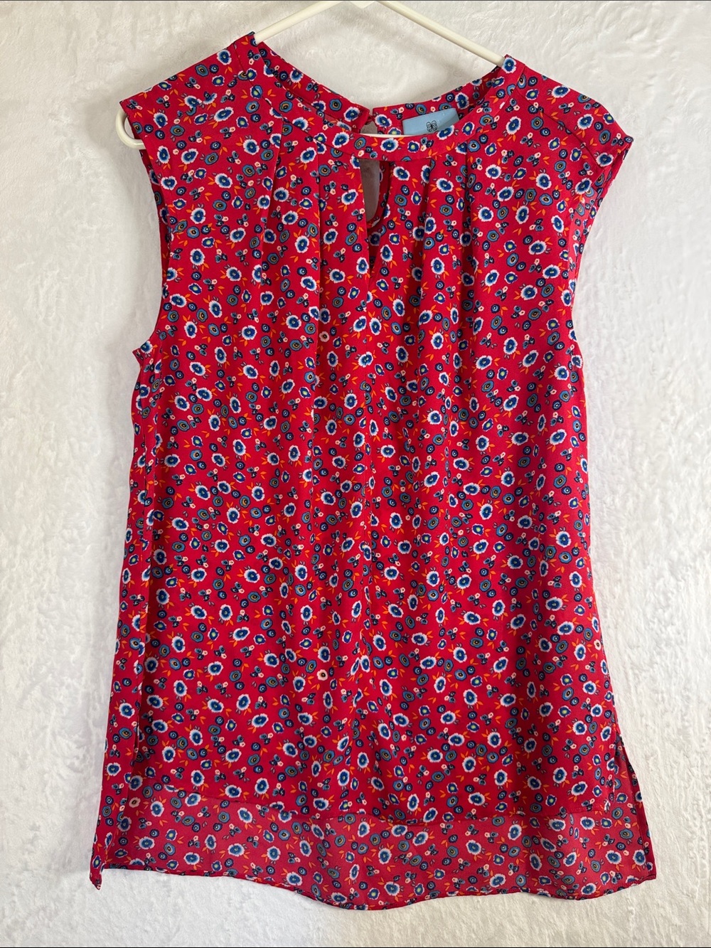 CeCe Sleeveless Red Floral Keyhole Blouse Medium